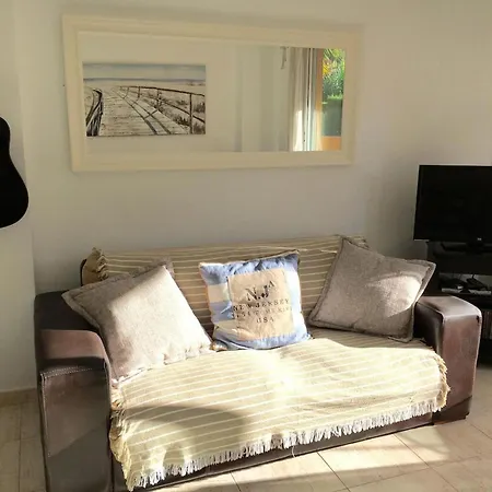 2 Bed Grt Location Shared Pool Outdoor Area