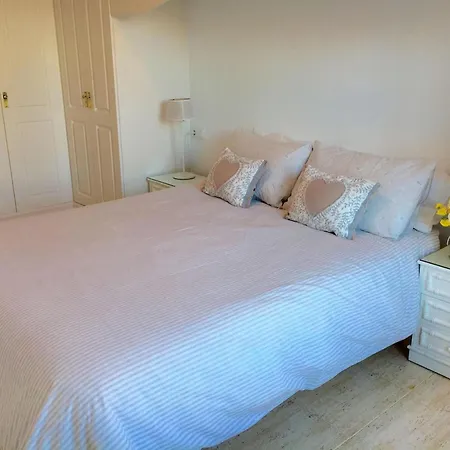 Appartement 2 Bed Grt Location Shared Pool Outdoor Area *